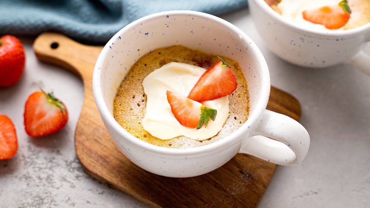 Keto Strawberry & Cream Mug Cake [5 Minute Recipe]