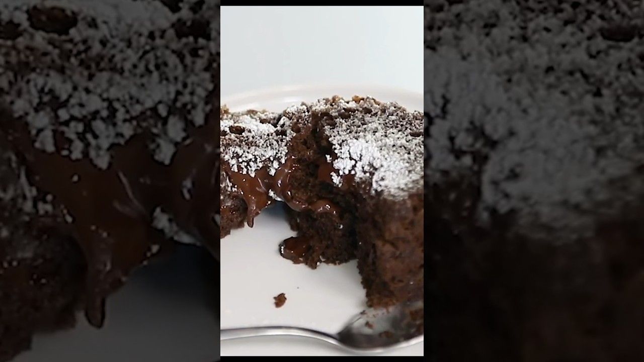 Keto Lava Chocolate Cake – Recipe in the comments!