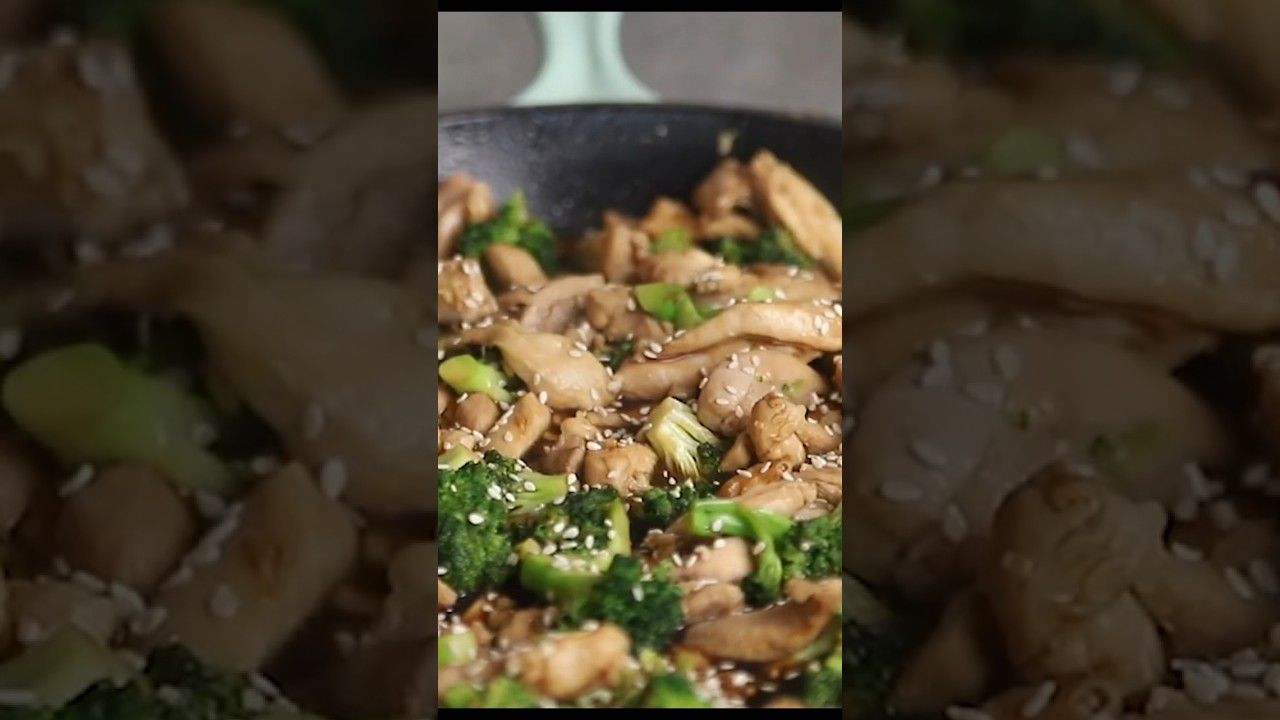Keto Chicken and Broccoli Stir Fry – Recipe in the comments!