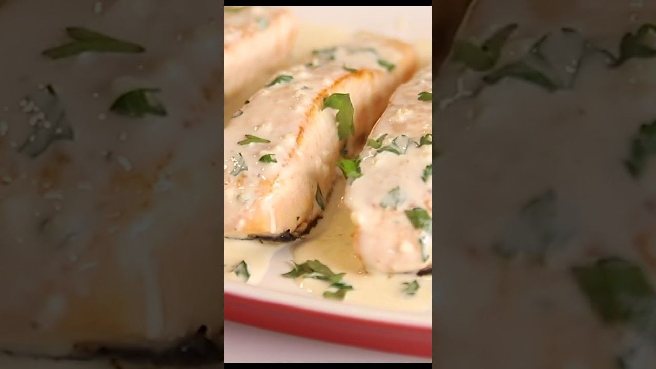 Keto Creamy Lemon Garlic Salmon – Recipe in the comments!
