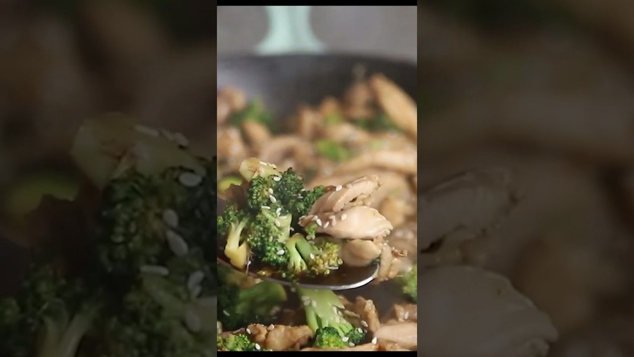 Keto Chicken and Broccoli Stir Fry – Recipe in the comments