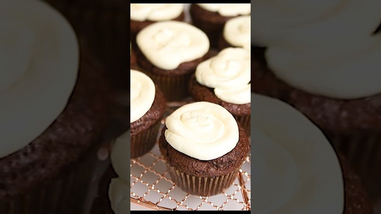 Keto Chocolate Cupcakes – Recipe in the comments!