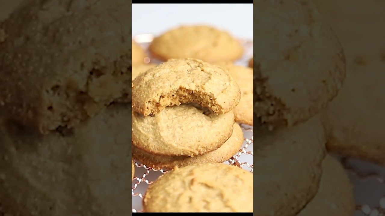 Keto Peanut Butter Cookies – Recipe in the comments!