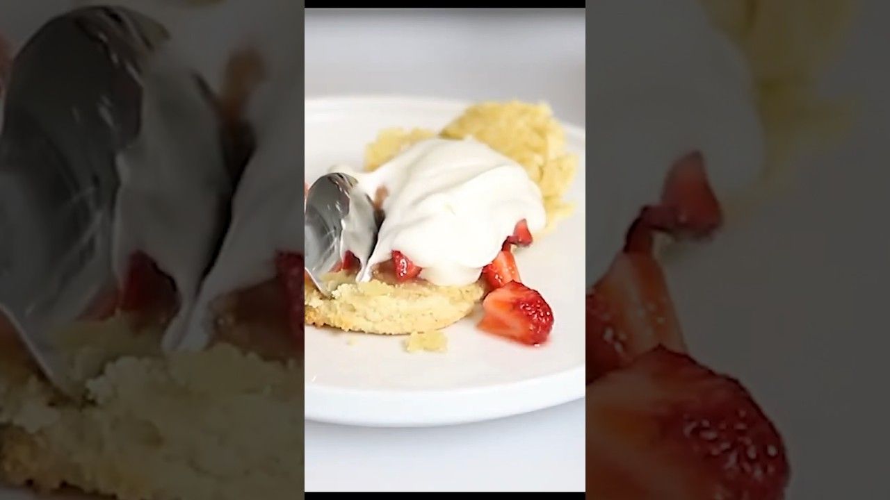 Keto Strawberry Shortcake – Recipe in the comments!